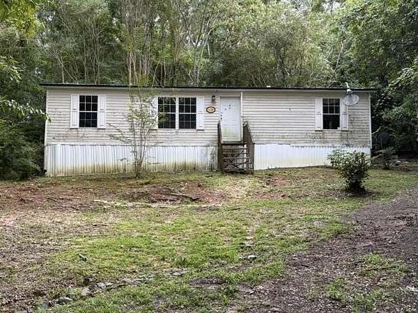 1.84 Acres of Land with Home for Sale in Quincy, Florida