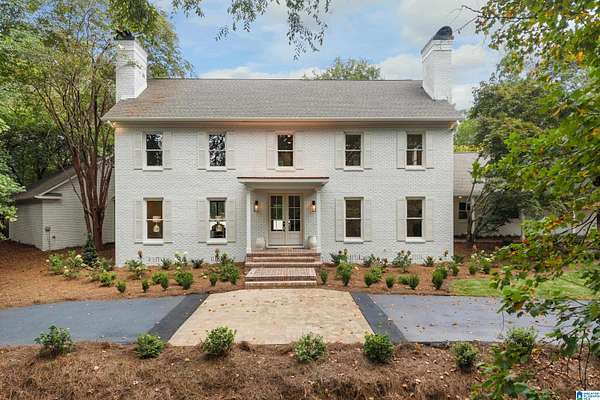 2.1 Acres of Land with Home for Sale in Mountain Brook, Alabama