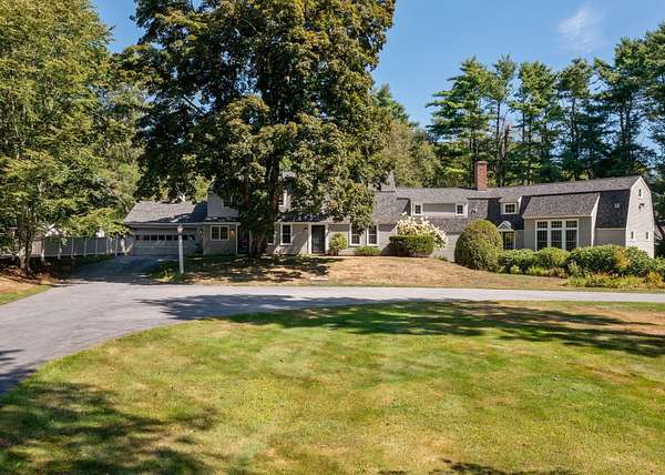 5.37 Acres of Land with Home for Sale in Cape Elizabeth, Maine