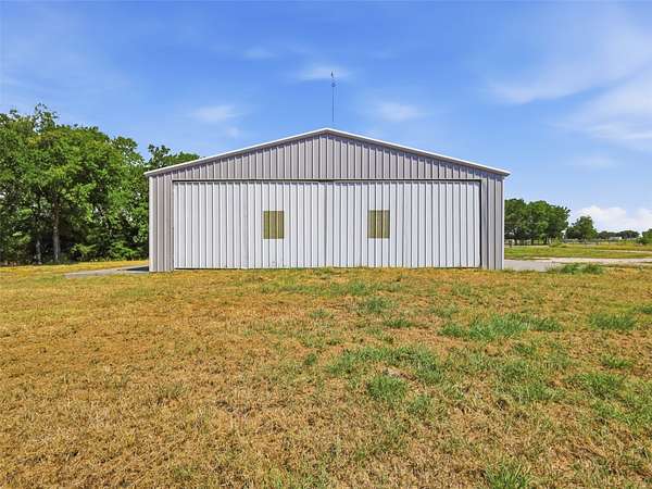 19.4 Acres of Land with Home for Sale in Greenville, Texas