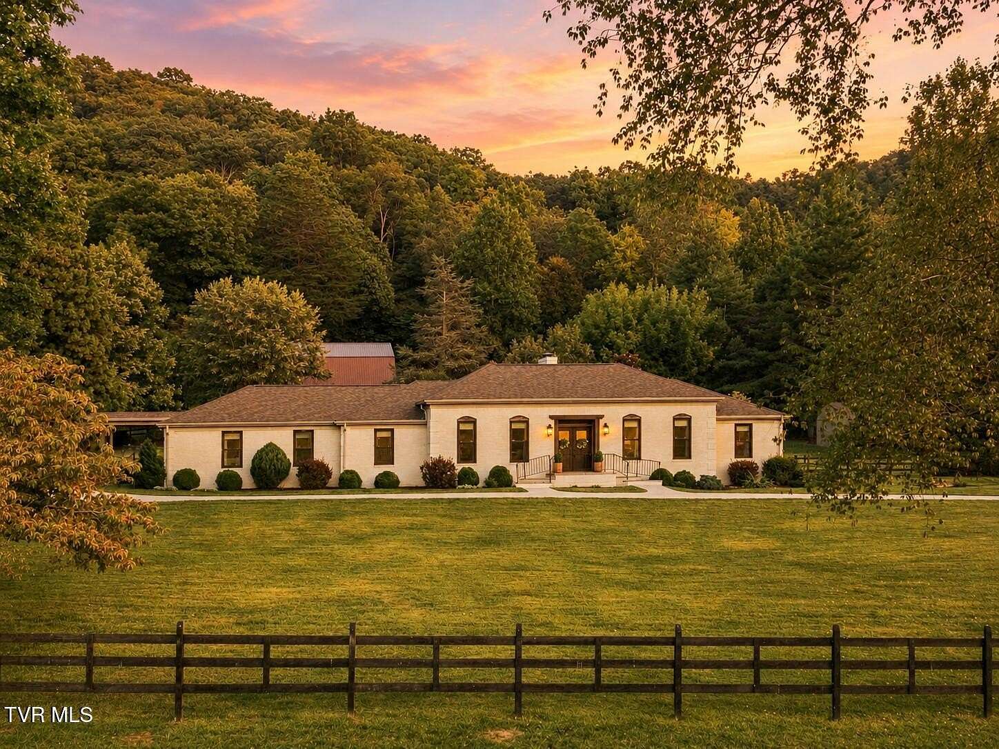 11.8 Acres of Land with Home for Sale in Kingsport, Tennessee