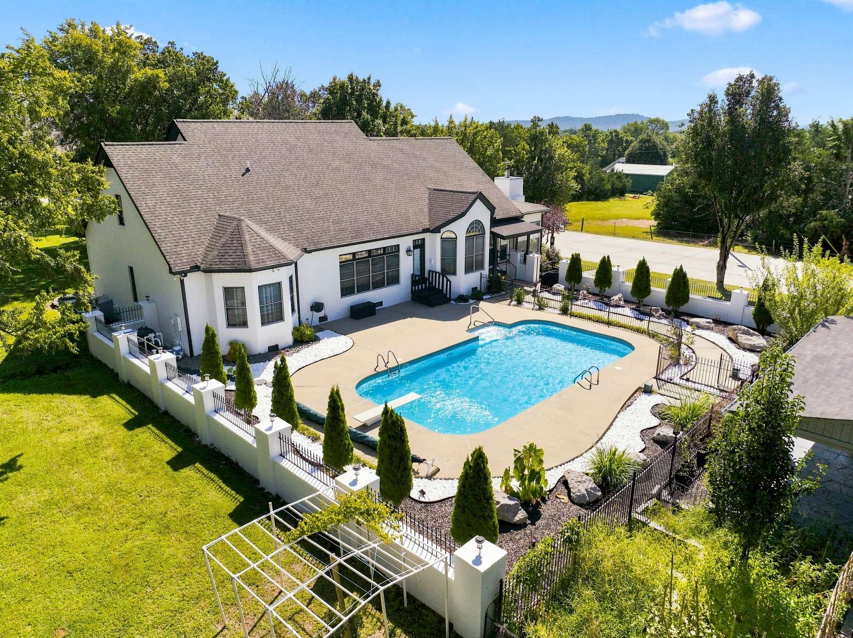 5 Acres of Land with Home for Auction in Smyrna, Tennessee
