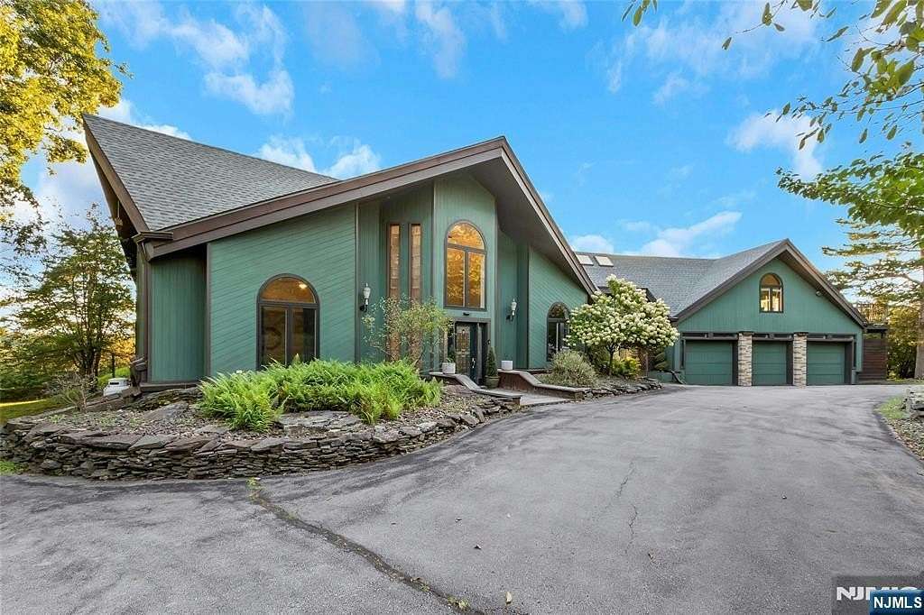 10.7 Acres of Land with Home for Sale in Chester, New York