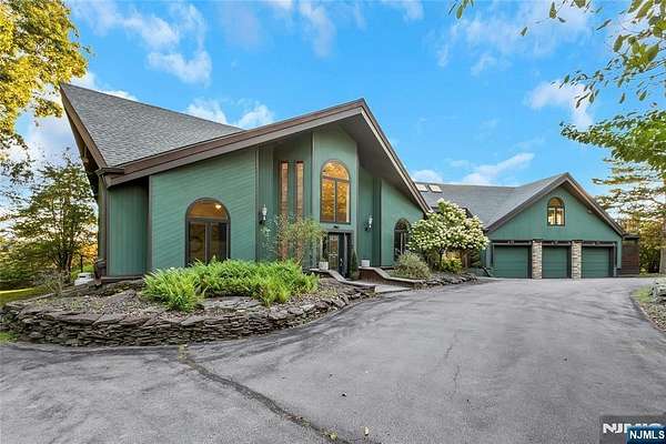 10.7 Acres of Land with Home for Sale in Chester, New York