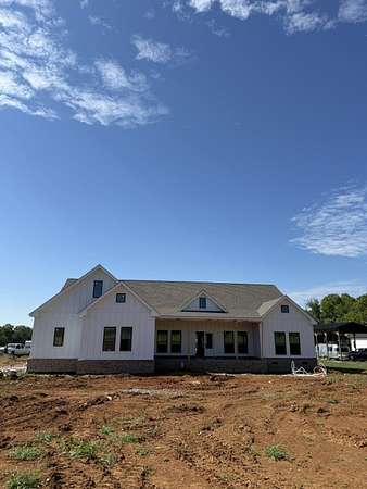 5 Acres of Land with Home for Sale in Shelbyville, Tennessee