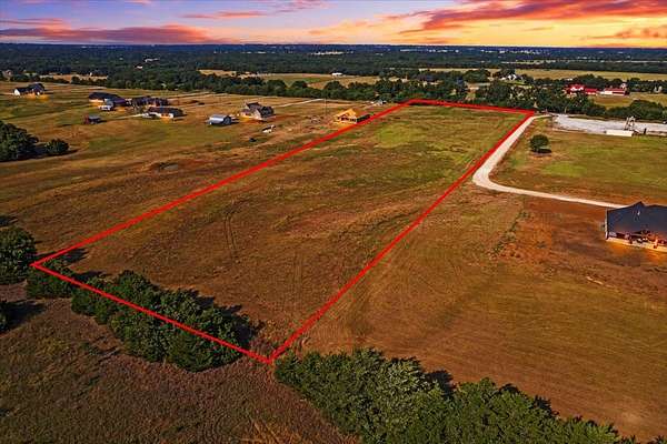 5 Acres of Residential Land for Sale in Whitesboro, Texas