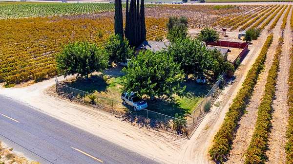 15.1 Acres of Land with Home for Sale in Fresno, California