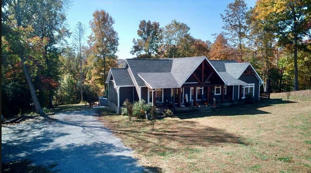 15 Acres of Land with Home for Sale in Byrdstown, Tennessee