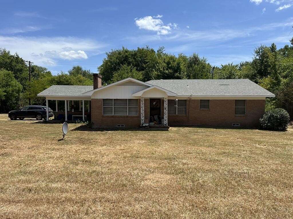 4 Acres of Land with Home for Sale in Nacogdoches, Texas