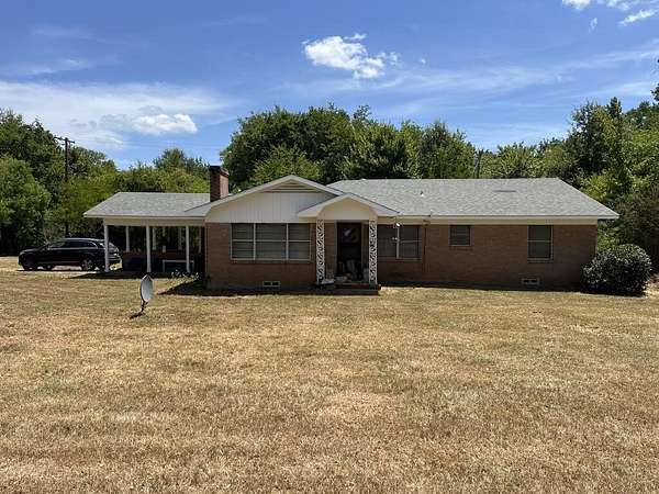 4 Acres of Land with Home for Sale in Nacogdoches, Texas