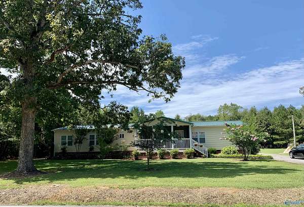 2.16 Acres of Land with Home for Sale in New Hope, Alabama