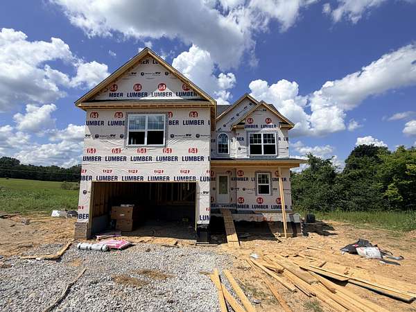 1.5 Acres of Land with Home for Sale in Clarksville, Tennessee