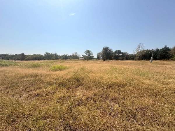 1.29 Acres of Residential Land for Sale in Bonham, Texas