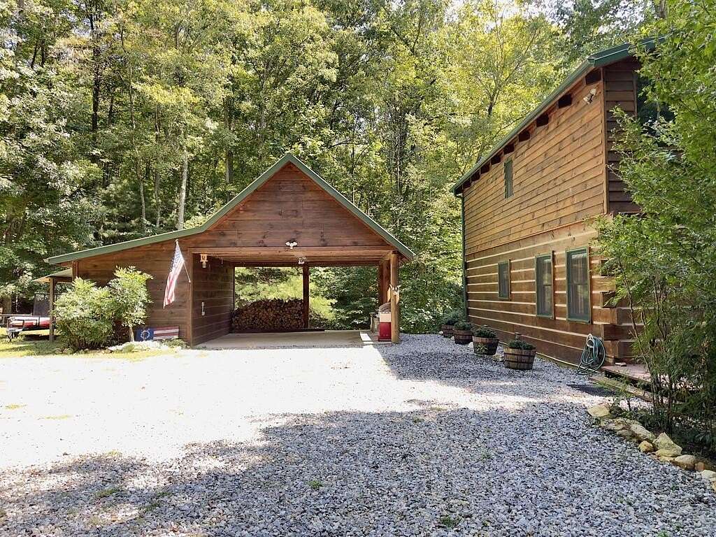 10.3 Acres of Land with Home for Lease in Blue Ridge, Georgia