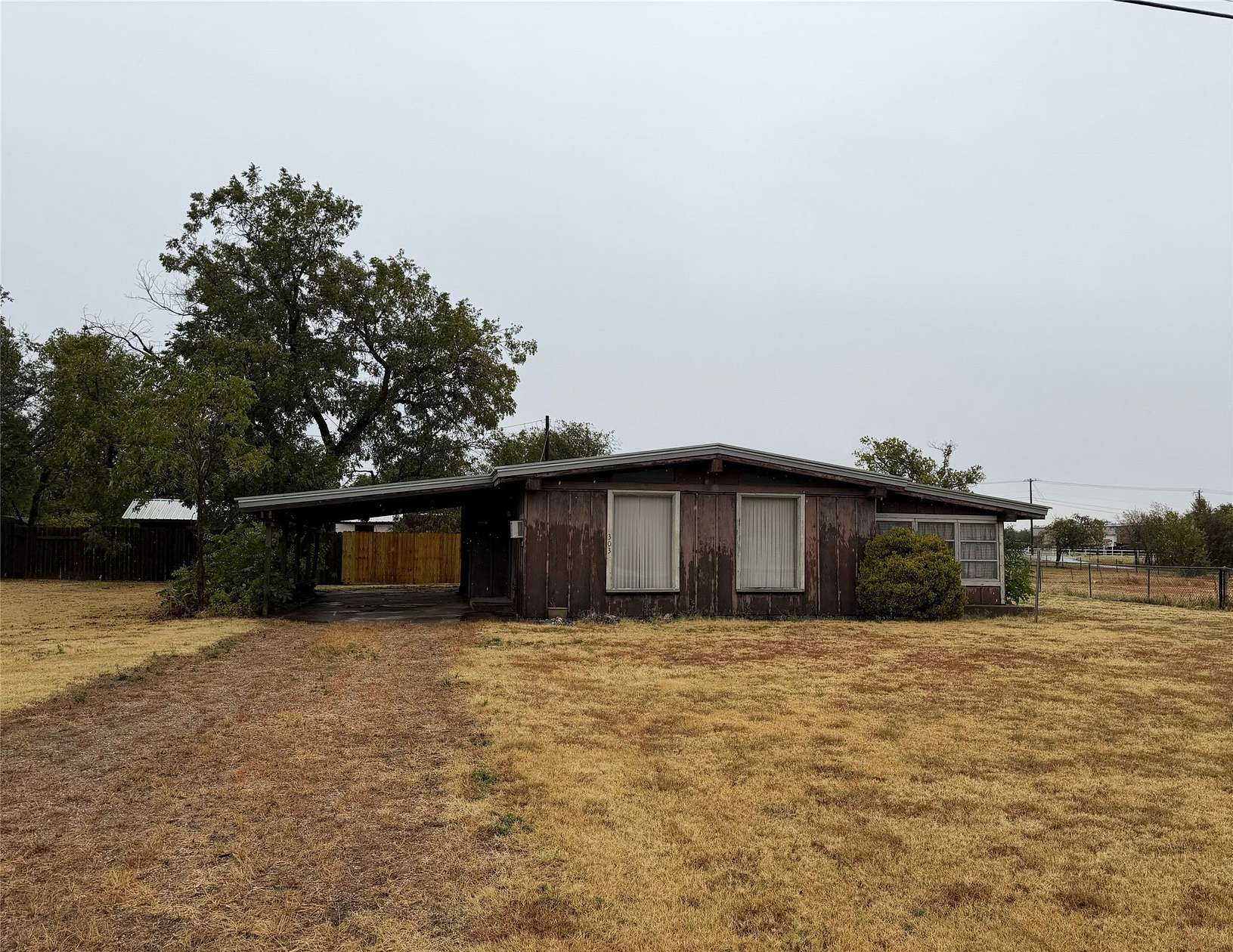 1.19 Acres of Mixed-Use Land for Sale in Cresson, Texas