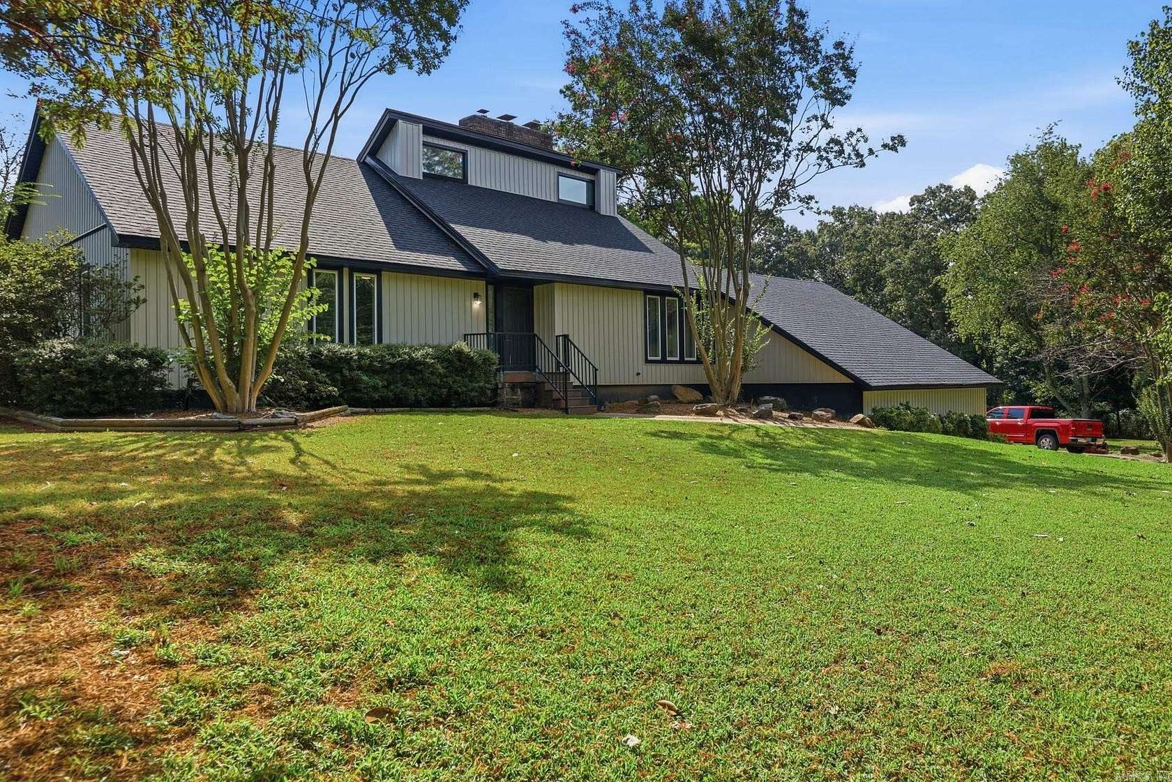 2.78 Acres of Land with Home for Sale in Searcy, Arkansas