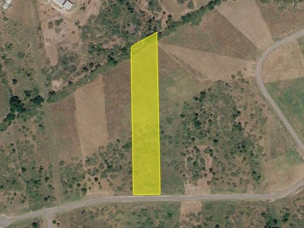 3 Acres of Residential Land for Sale in Corsicana, Texas
