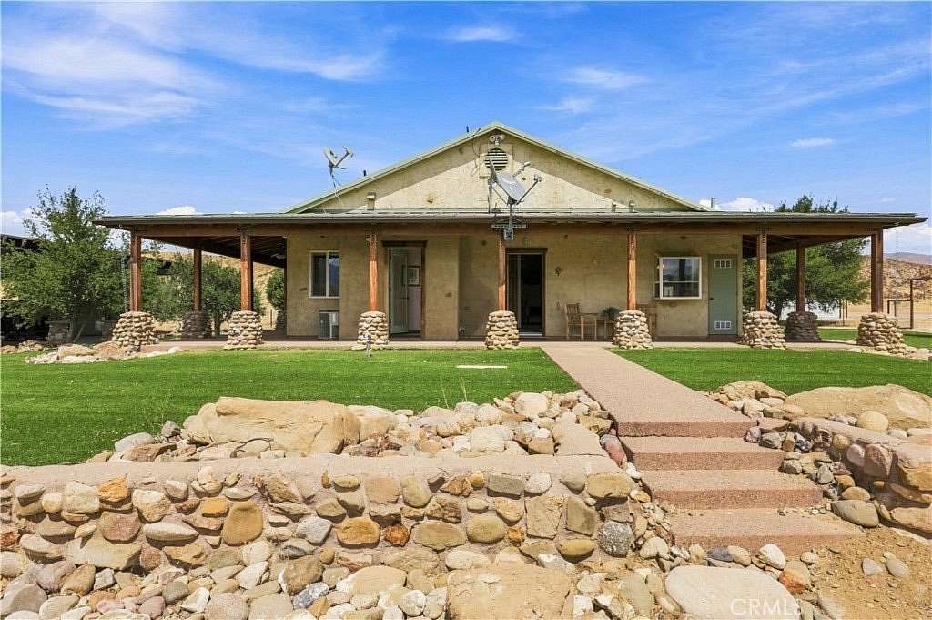 180 Acres of Land with Home for Sale in Santa Margarita, California