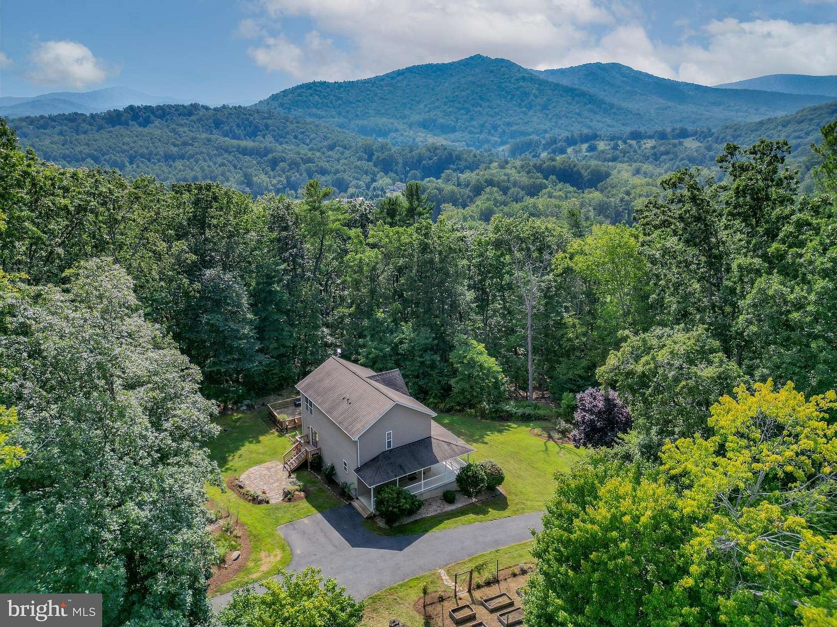 5 Acres of Land with Home for Sale in Sperryville, Virginia
