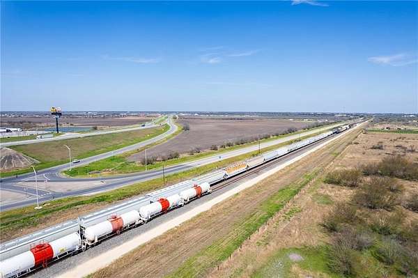 198 Acres of Land for Sale in Sinton, Texas