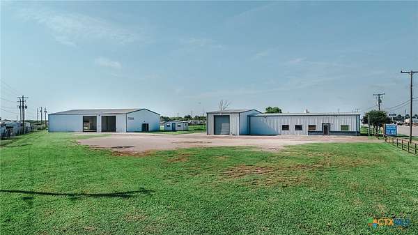1.55 Acres of Improved Commercial Land for Sale in Victoria, Texas
