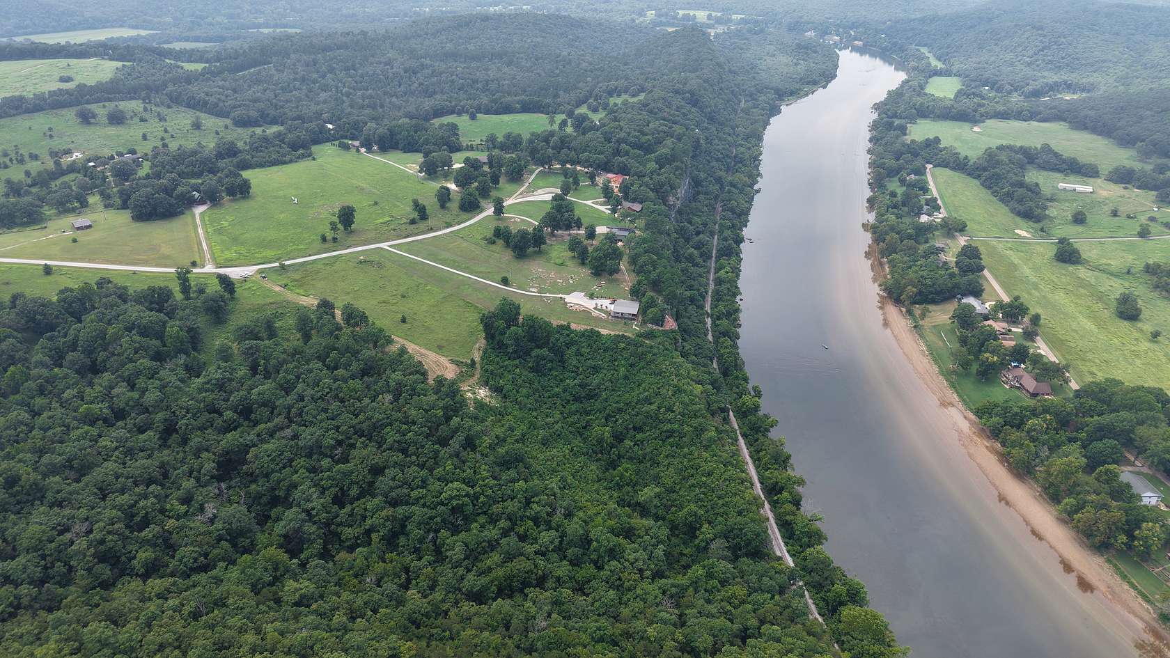 2.85 Acres of Residential Land for Sale in Norfork, Arkansas