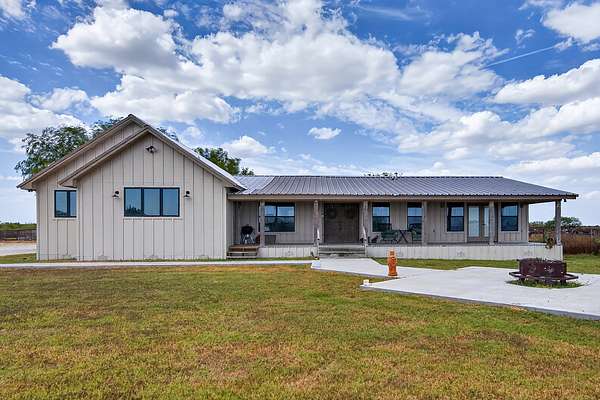 105 Acres of Land with Home for Sale in Alice, Texas