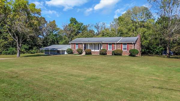 1.5 Acres of Land with Home for Sale in Franklin, Tennessee