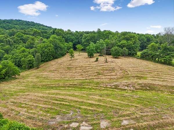 27.3 Acres of Recreational & Residential Land for Sale in Gordonsville, Tennessee