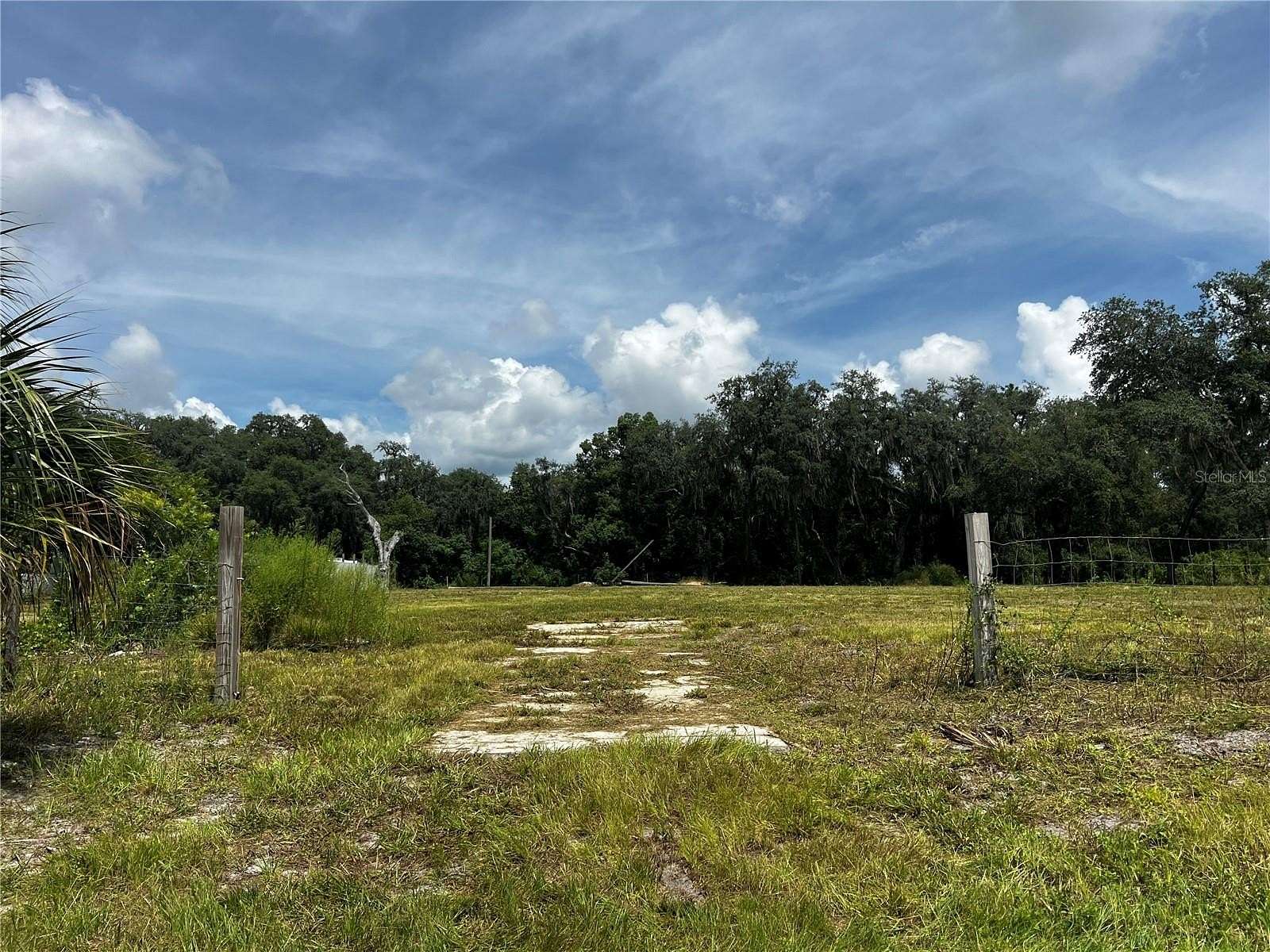 1.12 Acres of Land for Sale in Crescent City, Florida
