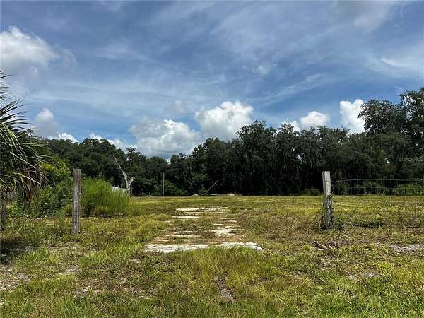 1.12 Acres of Land for Sale in Crescent City, Florida