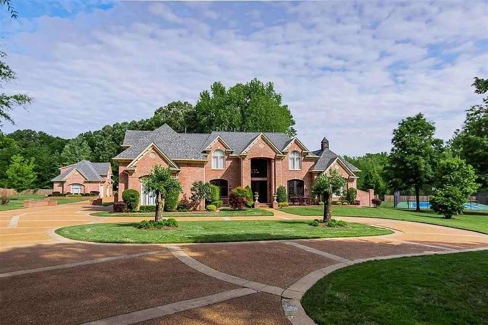 2 Acres of Land with Home for Sale in Collierville, Tennessee