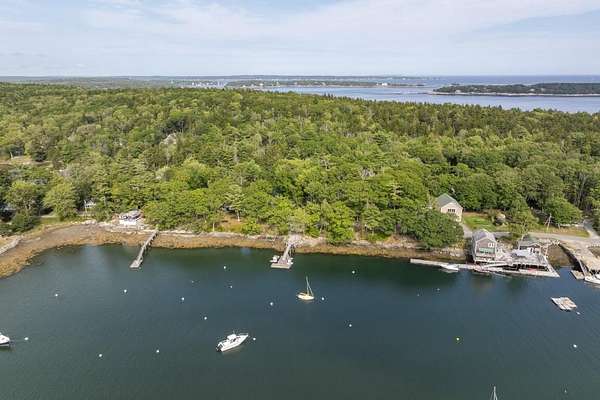 1 Acre of Residential Land for Sale in Boothbay, Maine