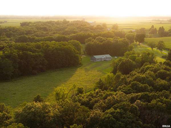 82 Acres of Land with Home for Sale in Marietta, Illinois