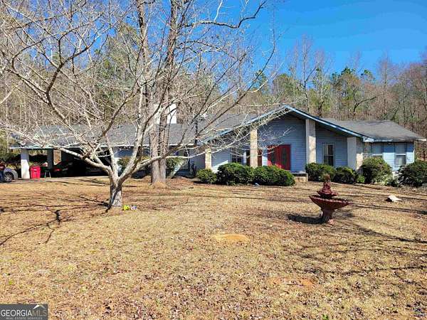 1.5 Acres of Land with Home for Sale in Macon, Georgia