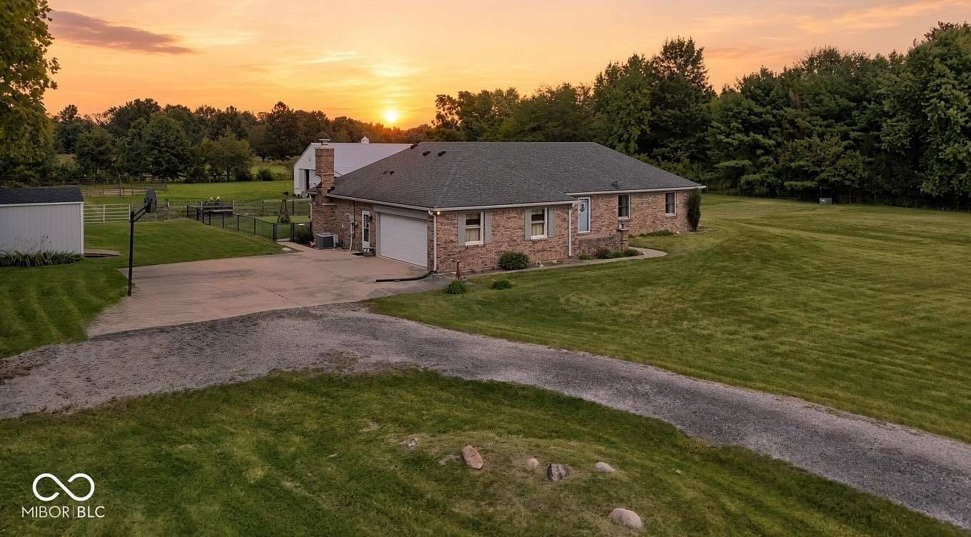 3.1 Acres of Land with Home for Sale in Westfield, Indiana