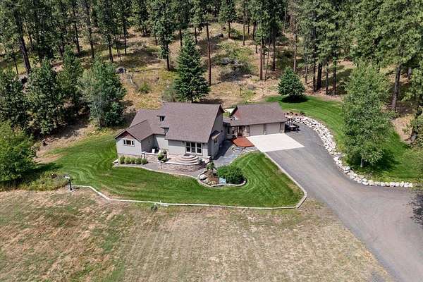 11.3 Acres of Land with Home for Sale in Newman Lake, Washington