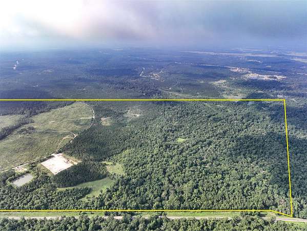 586 Acres of Recreational Land for Sale in Huntsville, Texas