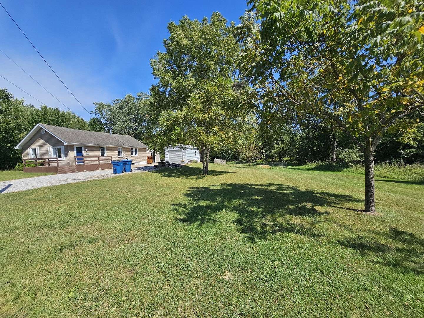 5 Acres of Land with Home for Sale in Mount Vernon, Illinois