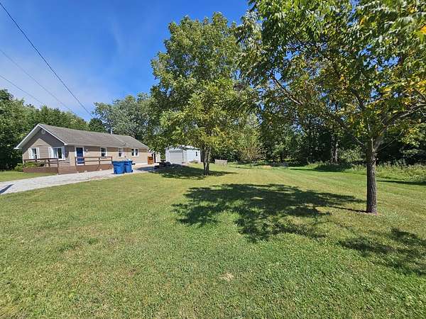 5 Acres of Land with Home for Sale in Mount Vernon, Illinois