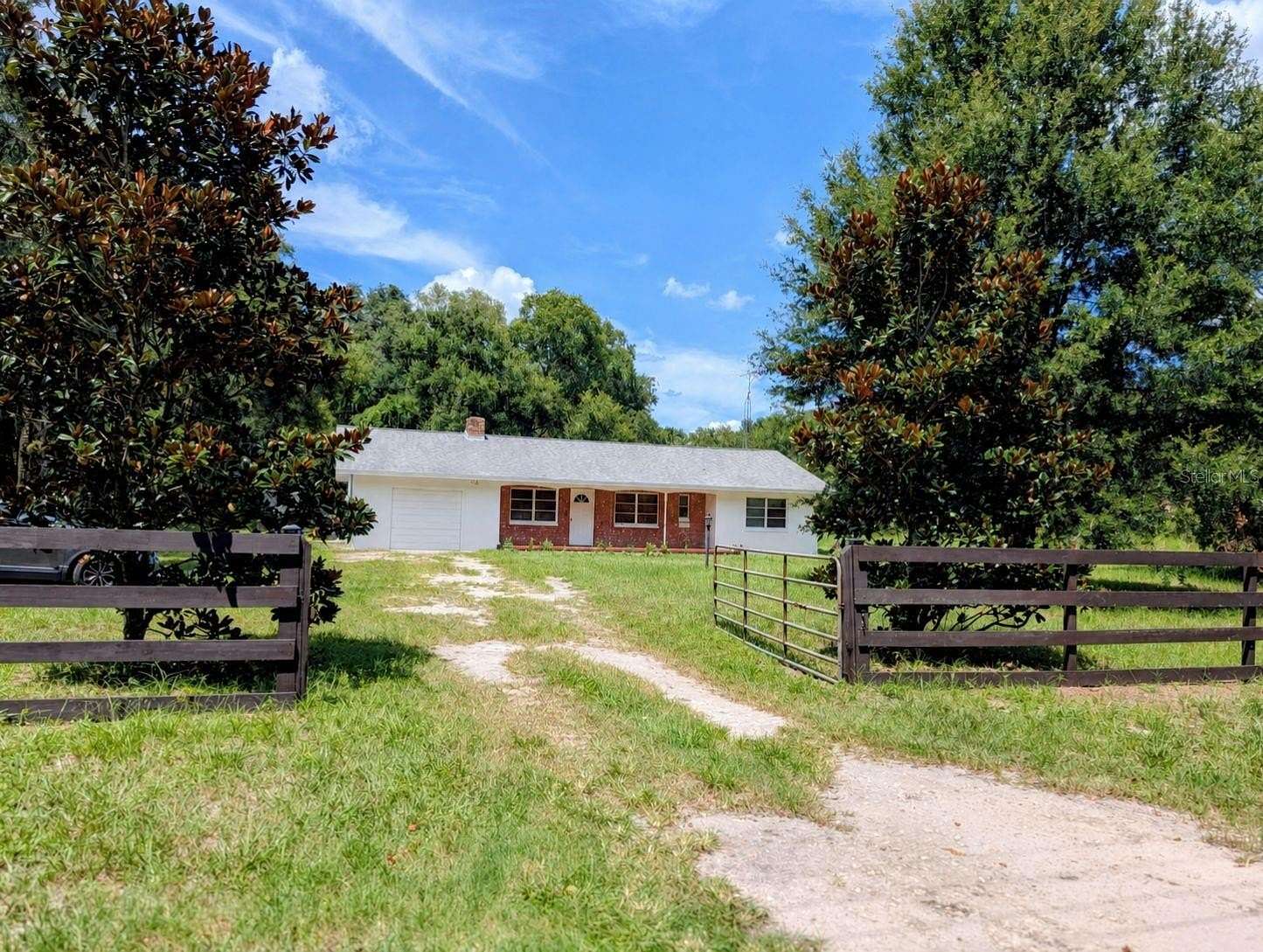 9.89 Acres of Land with Home for Sale in Pierson, Florida