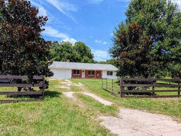 9.89 Acres of Land with Home for Sale in Pierson, Florida