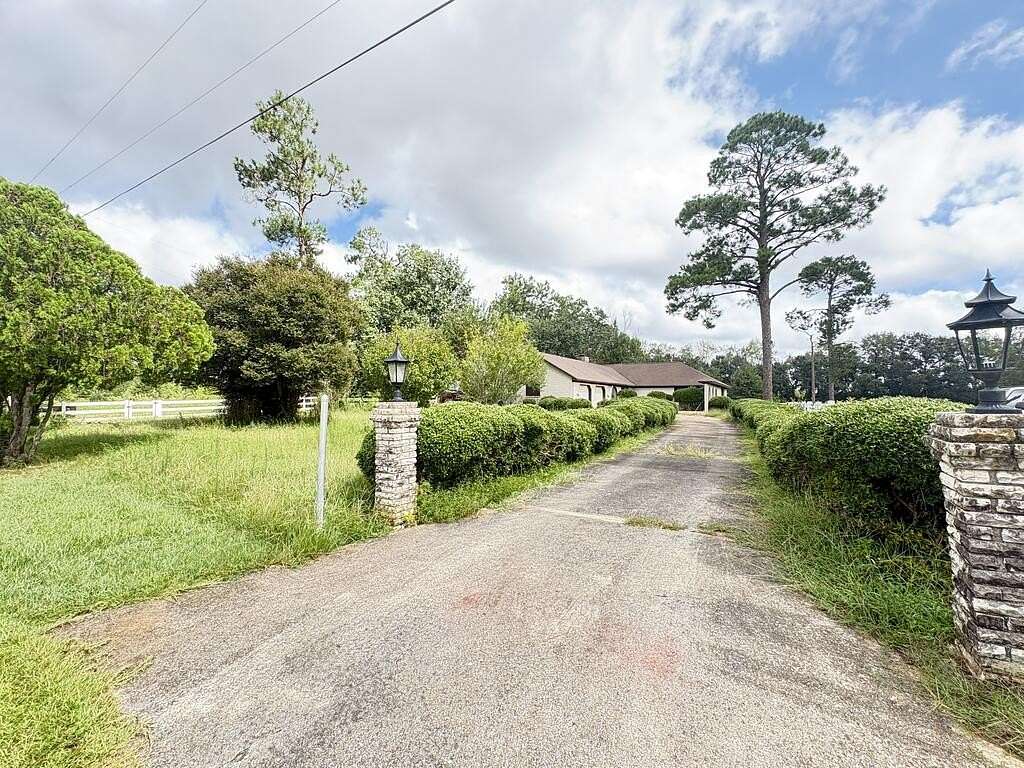 12.4 Acres of Land with Home for Sale in Albany, Georgia