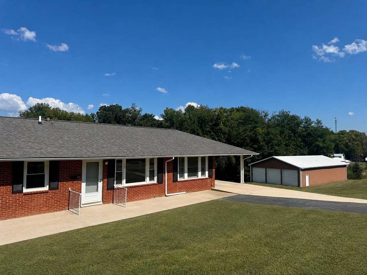 2.5 Acres of Improved Mixed-Use Land for Sale in Columbia, Kentucky