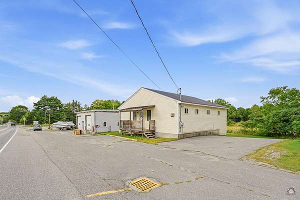 1.72 Acres of Improved Mixed-Use Land for Sale in Readfield, Maine