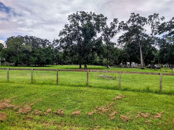1.15 Acres of Mixed-Use Land for Sale in Williston, Florida
