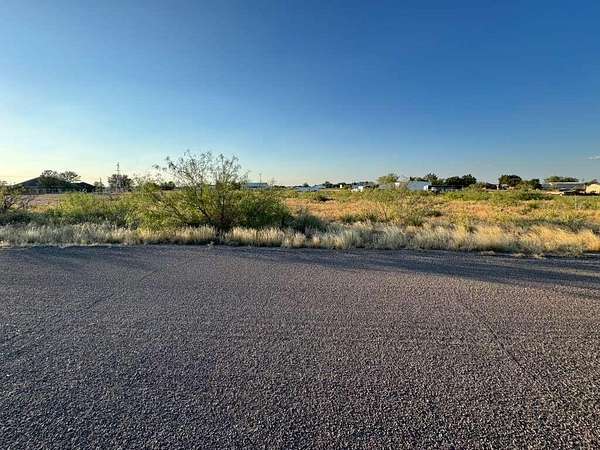 1.25 Acres of Land for Sale in Gardendale, Texas