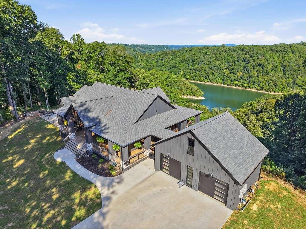 7 Acres of Land with Home for Sale in Smithville, Tennessee