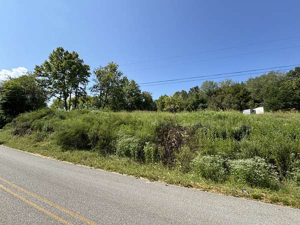 2.32 Acres of Residential Land for Auction in Chestnut Mound, Tennessee