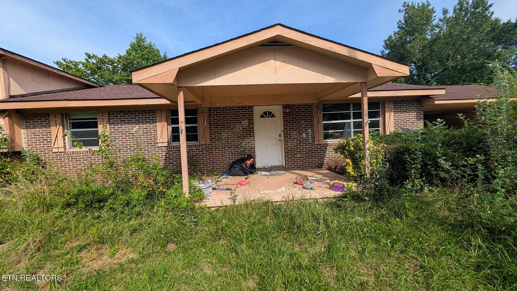 1.82 Acres of Land with Home for Sale in Decatur, Tennessee